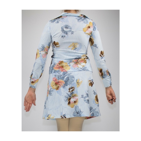 Vintage 60’s 2pc Baby Blue Floral Top and Skirt - Picture 4 of 4